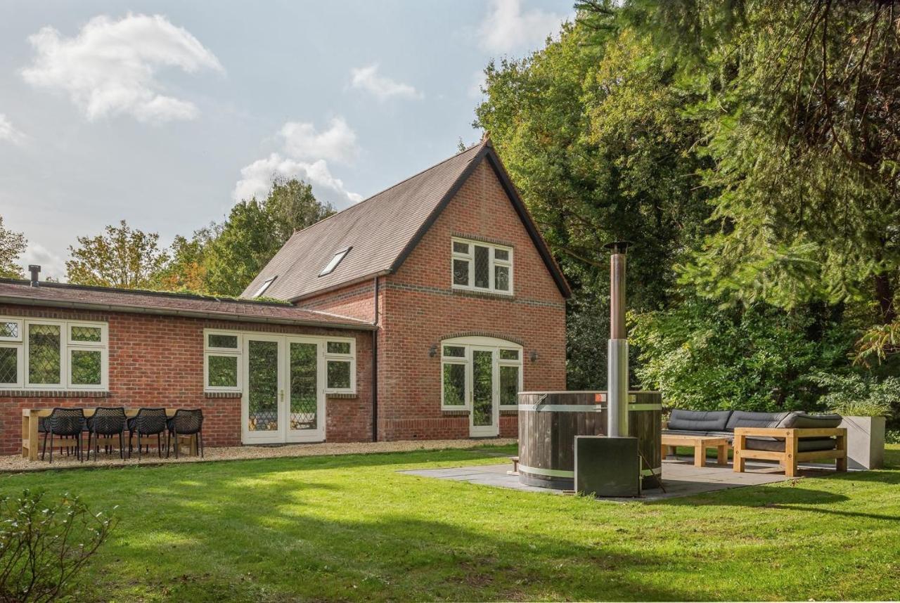 Beautiful English Villa With Hottub Zuidwolde  Εξωτερικό φωτογραφία