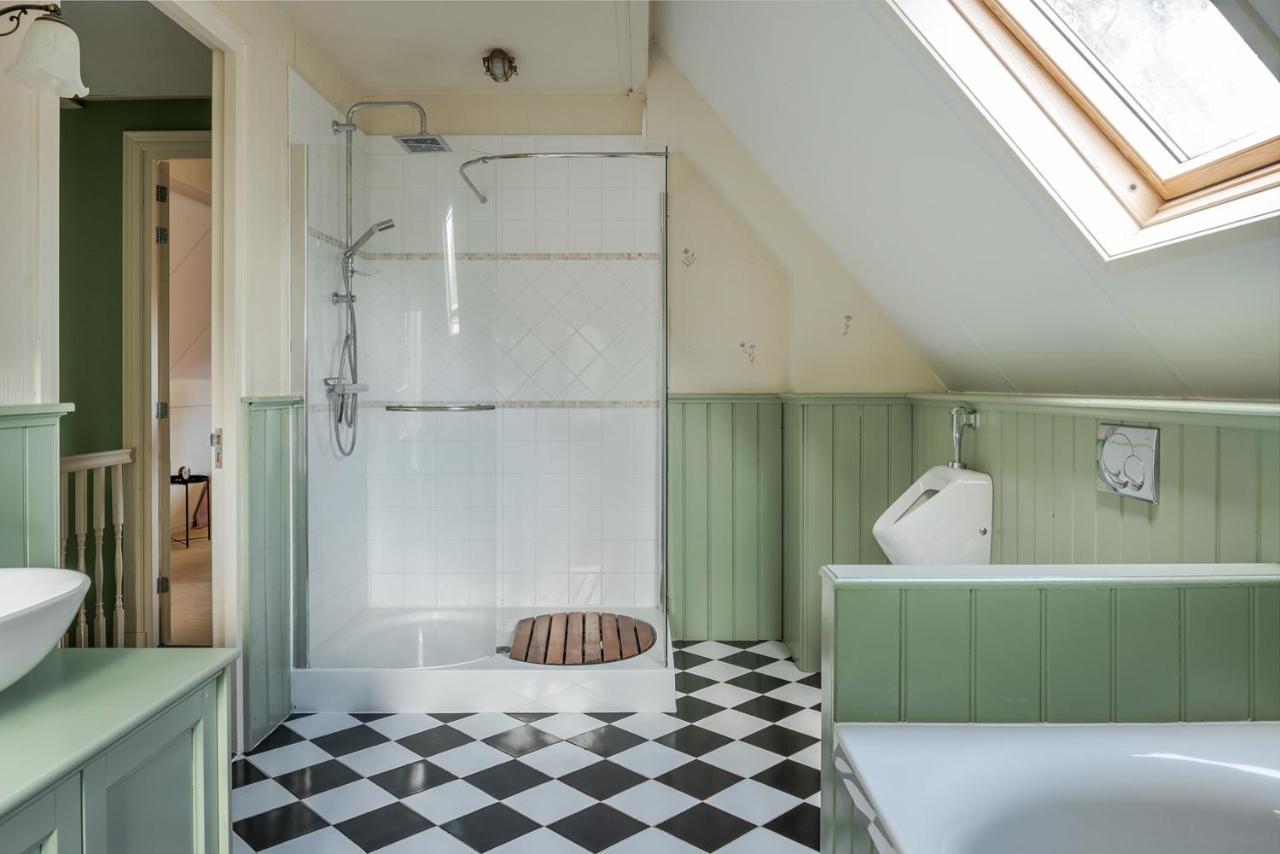 Beautiful English Villa With Hottub Zuidwolde  Εξωτερικό φωτογραφία